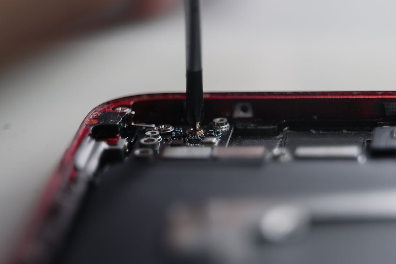 Home Professional repair of a smartphone